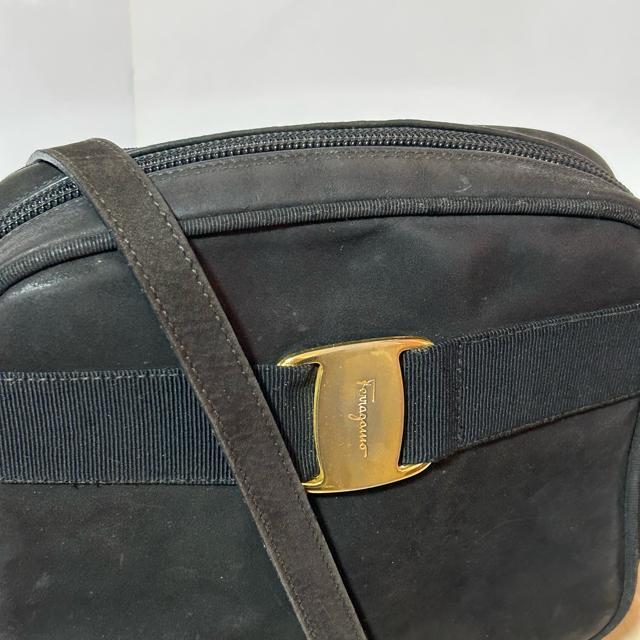 Salvatore Ferragamo �t�F���K�� D213096 ���@�� �X�G�[�h ���U�[ �V�����_�[�o�b�O �u���b�N �S�[���h �� �u�����h�� 