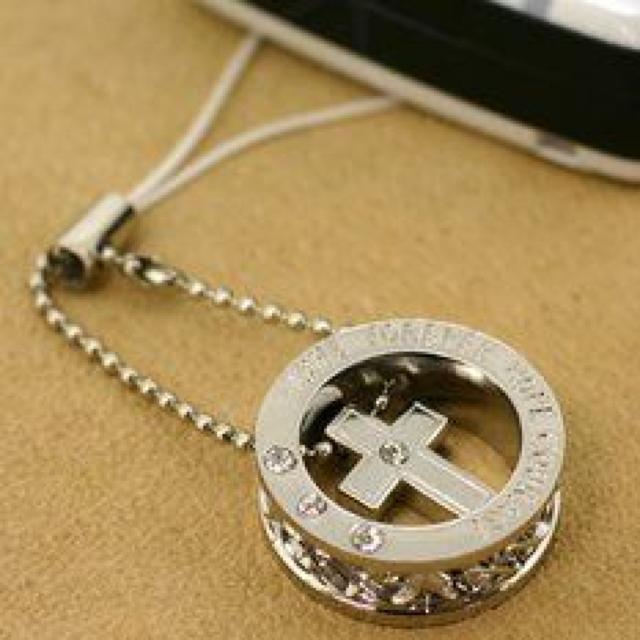 誕生石【4月/ダイヤモンド】クロスリング ストラップ < 家電/AV 誕生石【4月/ダイヤモンド】クロスリング ストラップ < 家電/AVの