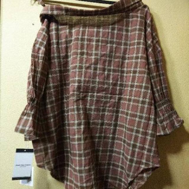 新品タグ付★片側オフショ五分袖シャツ/茶M < 女性ファッション  新品タグ付★片側オフショ五分袖シャツ/茶M < 女性ファッションの