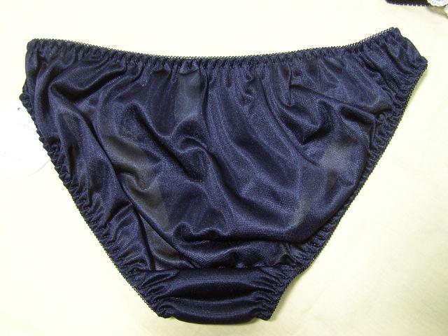 小さな花柄とリボン使い、C70Mワイヤー入り < 女性ファッション  小さな花柄とリボン使い、C70Mワイヤー入り < 女性ファッションの