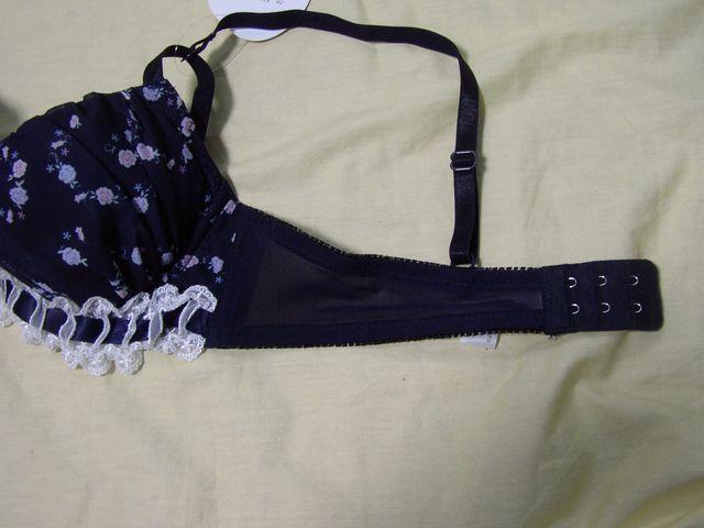 小さな花柄とリボン使い、C70Mワイヤー入り < 女性ファッション  小さな花柄とリボン使い、C70Mワイヤー入り < 女性ファッションの