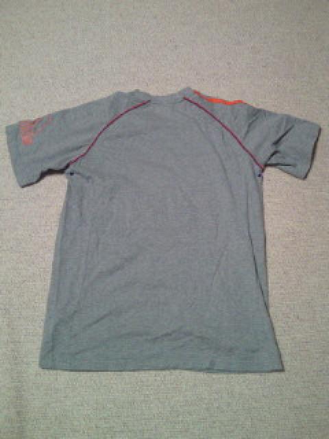 adidas アディダス 脇 通気穴 肩 三本線 Tシャツ グレー Lサイズ < ブランド  adidas アディダス 脇 通気穴 肩 三本線 Tシャツ グレー Lサイズ < ブランドの
