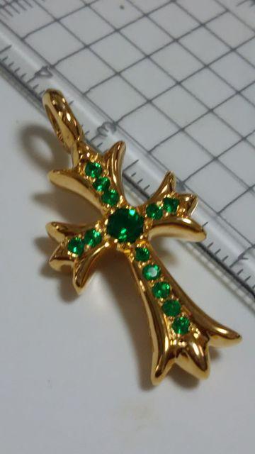 ☆超美品 22K仕上げ☆ タイニー クロス チャーム エメラルドPave < ブランド  ☆超美品 22K仕上げ☆ タイニー クロス チャーム エメラルドPave  < ブランドの