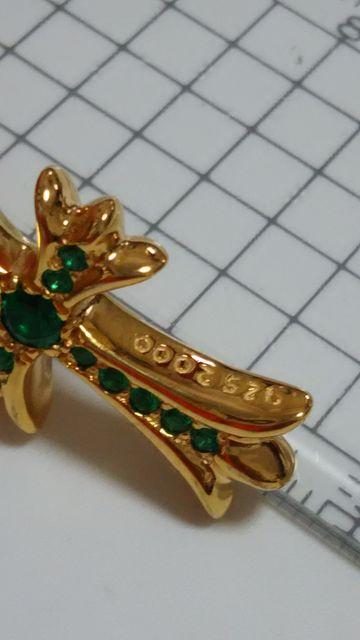 ☆超美品 22K仕上げ☆ タイニー クロス チャーム エメラルドPave < ブランド  ☆超美品 22K仕上げ☆ タイニー クロス チャーム エメラルドPave < ブランドの