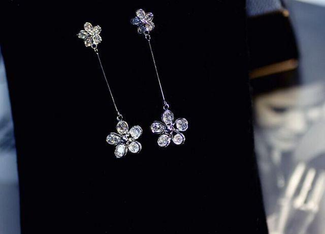 【送料無料】高級感※クローバー ピアス レディース 贈り物 プレゼント Czダイヤ ホワイトゴールド S925 新品 < 女性アクセサリー/時計 【送料無料】高級感※クローバー ピアス レディース 贈り物 プレゼント Czダイヤ ホワイトゴールド S925 新品 < 女性アクセサリー/時計の
