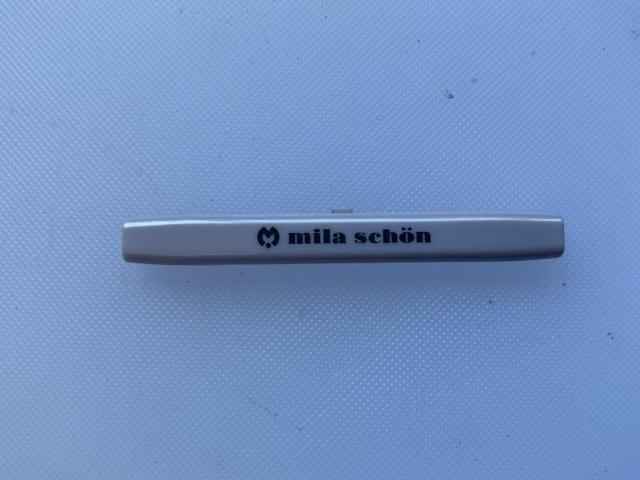 MILA SCHON bvuV   uh 
