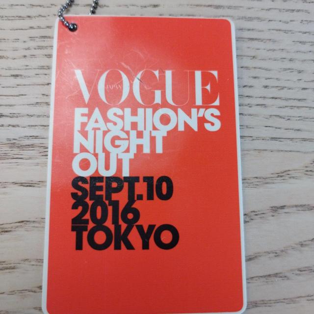 VOGUE FASHION'S NIGHT OUT 2016 �^�O�@�X�g���b�v �� �z�r�[�� 