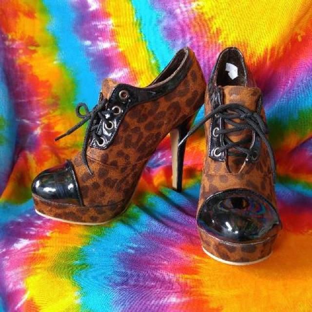 超美脚(´∀`)豹柄スエード&エナメル切替厚底ショートブーツ□L < 女性ファッション  超美脚(´∀`)豹柄スエード&エナメル切替厚底ショートブーツ□L  < 女性ファッションの