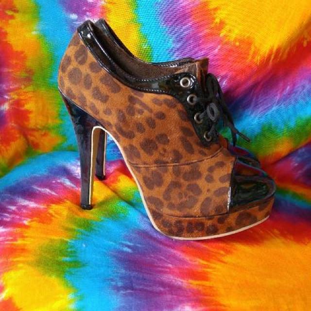 超美脚(´∀`)豹柄スエード&エナメル切替厚底ショートブーツ□L < 女性ファッション  超美脚(´∀`)豹柄スエード&エナメル切替厚底ショートブーツ□L < 女性ファッションの