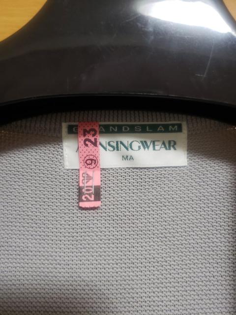 ☆新品同様☆MUNSINGWEARマンシングウエア☆グレーベストカーディガン☆MA < ブランド ☆新品同様☆MUNSINGWEARマンシングウエア☆グレーベストカーディガン☆MA < ブランドの