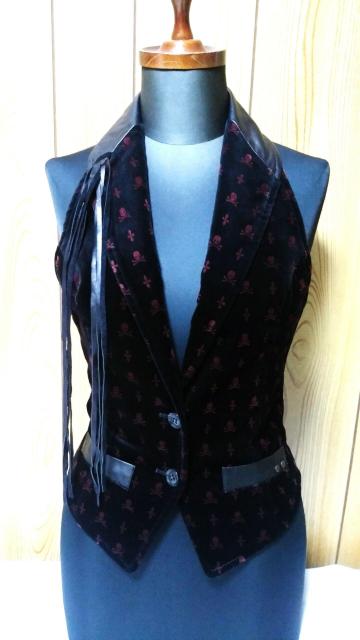 正規美レア ロエン レザーショール ジレ 黒 濃赤 カジュアルドレスベスト 最小38 コンビラペル フリンジ スカル クロスモデル < ブランド  正規美レア ロエン レザーショール ジレ 黒 濃赤 カジュアルドレスベスト 最小38 コンビラペル フリンジ スカル クロスモデル < ブランドの