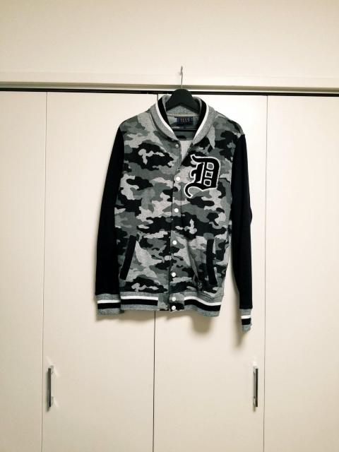 ILLS モノトーン カモフラ×黒 スウェット ブルゾン スタジャン L < 男性ファッション  ILLS モノトーン カモフラ×黒 スウェット ブルゾン スタジャン L  < 男性ファッションの