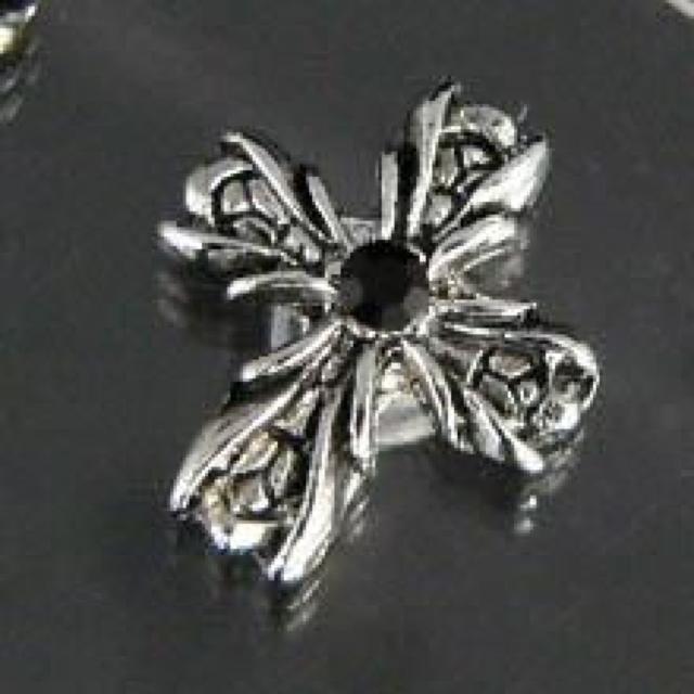 最高級.存在感【プラチナ】ブラックストーンレリーフクロス ピアス < 男性アクセサリー/時計 最高級.存在感【プラチナ】ブラックストーンレリーフクロス ピアス < 男性アクセサリー/時計の