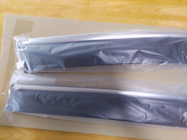 ※フォルクスワーゲン「ゴルフトゥーラン」(5T)2016年式 純正右前後ドアバイザー < 自動車/バイク ※フォルクスワーゲン「ゴルフトゥーラン」(5T)2016年式 純正右前後ドアバイザー < 自動車/バイク