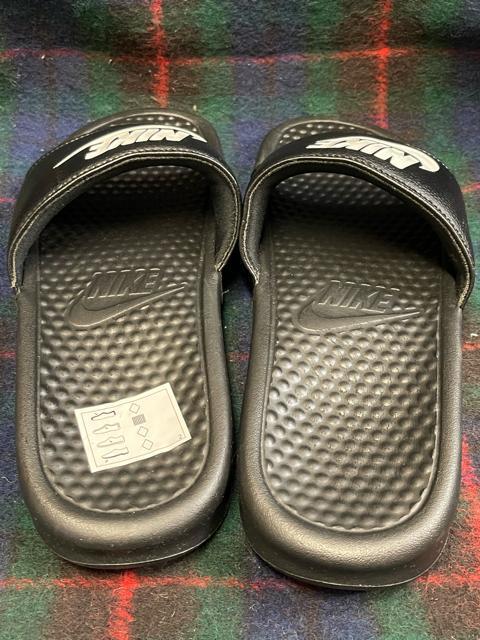 ベナッシ シャワーサンダル NIKE 黒 26センチ 新品未使用 サンダル NIKE スリッパ ナイキ < 女性ファッション ベナッシ シャワーサンダル NIKE 黒 26センチ 新品未使用 サンダル NIKE スリッパ ナイキ < 女性ファッションの