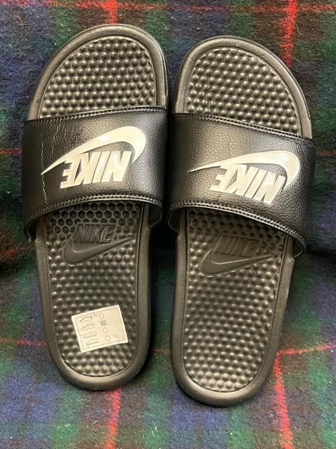 ベナッシ シャワーサンダル NIKE 黒 26センチ 新品未使用 サンダル NIKE スリッパ ナイキ < 女性ファッション ベナッシ シャワーサンダル NIKE 黒 26センチ 新品未使用 サンダル NIKE スリッパ ナイキ < 女性ファッションの