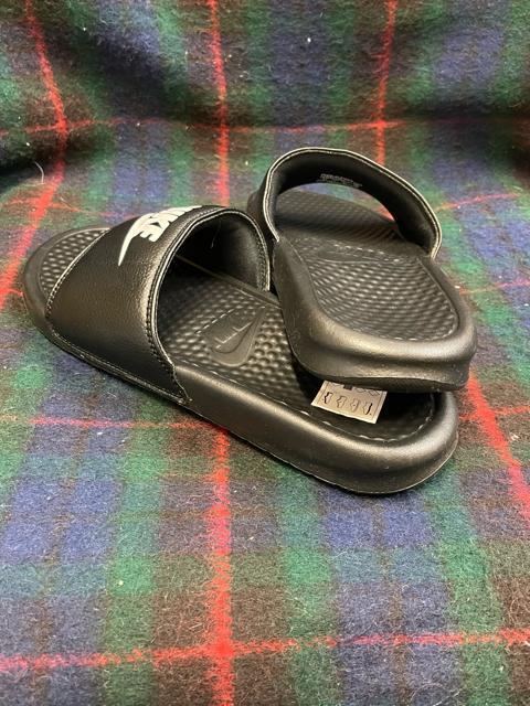 ベナッシ シャワーサンダル NIKE 黒 26センチ 新品未使用 サンダル NIKE スリッパ ナイキ < 女性ファッション ベナッシ シャワーサンダル NIKE 黒 26センチ 新品未使用 サンダル NIKE スリッパ ナイキ < 女性ファッションの