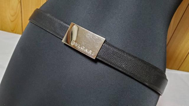 正規レア ブルガリ シャイニー鏡面プレートロゴ文字シルバーバックル レザーベルト 黒 調節可○ビジネス スーツ < ブランド  正規レア ブルガリ シャイニー鏡面プレートロゴ文字シルバーバックル レザーベルト 黒 調節可○ビジネス スーツ < ブランドの