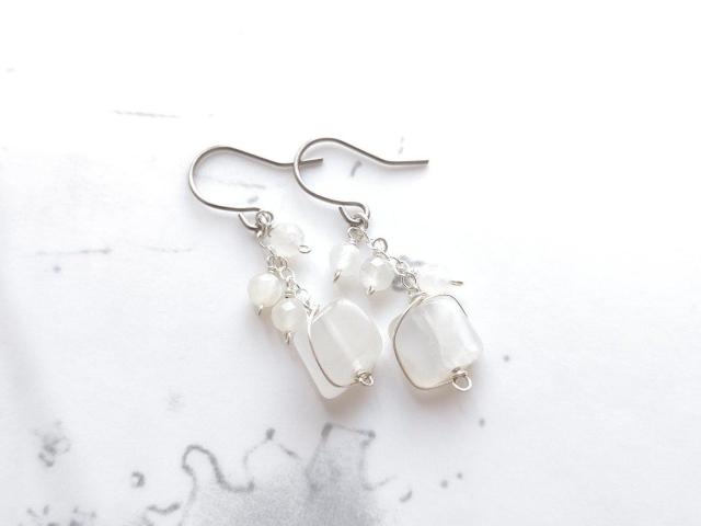 *ムーンストーンのピアス*SF 21072 < 女性アクセサリー/時計 *ムーンストーンのピアス*SF 21072 < 女性アクセサリー/時計の