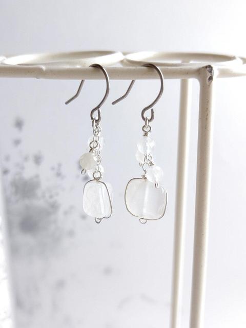 *ムーンストーンのピアス*SF 21072 < 女性アクセサリー/時計 *ムーンストーンのピアス*SF 21072 < 女性アクセサリー/時計の