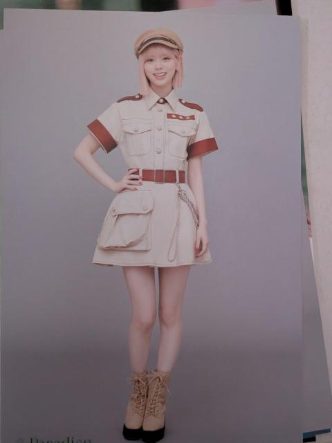 NiziU�|�X�g�J�[�h�Z�b�g���� �� �z�r�[�� 