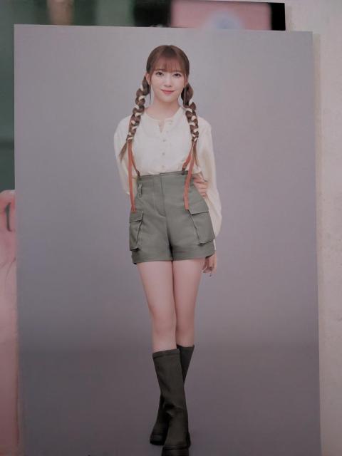 NiziU�|�X�g�J�[�h�Z�b�g���� �� �z�r�[�� 