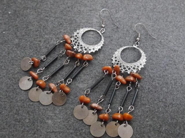 新品アンティーク調エスニックフリンジピアス < 女性アクセサリー/時計 新品アンティーク調エスニックフリンジピアス < 女性アクセサリー/時計の