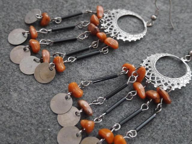 新品アンティーク調エスニックフリンジピアス < 女性アクセサリー/時計 新品アンティーク調エスニックフリンジピアス < 女性アクセサリー/時計の