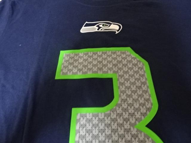 USA購入 ナイキ NFLアメフト ラッセル ウィルソン TシャツUS L < 男性ファッション  USA購入 ナイキ NFLアメフト ラッセル ウィルソン TシャツUS L < 男性ファッションの