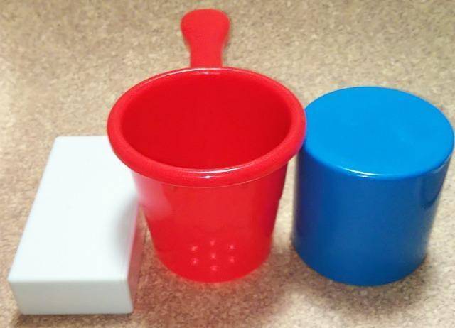 水遊び?砂遊び?セット振ると音が鳴る四角・筒型積み木?、桶?サイズ約6〜13cm < おもちゃ  水遊び?砂遊び?セット振ると音が鳴る四角・筒型積み木?、桶?サイズ約6〜13cm  < おもちゃの