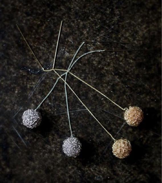 ワイヤーボールチェーンピアス●ゴールド【新品未使用】アメリカンピアス●amorous insense < 女性アクセサリー/時計 ワイヤーボールチェーンピアス●ゴールド【新品未使用】アメリカンピアス●amorous insense < 女性アクセサリー/時計の