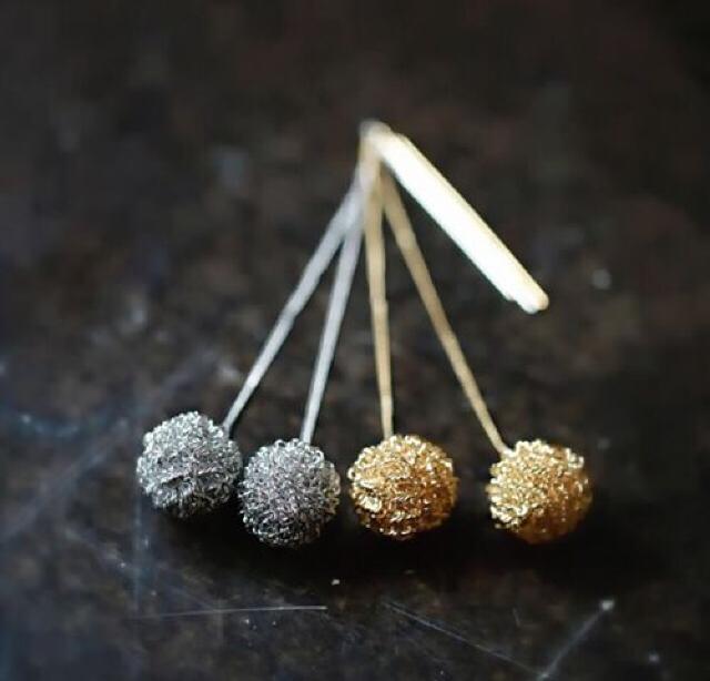 ワイヤーボールチェーンピアス●ゴールド【新品未使用】アメリカンピアス●amorous insense < 女性アクセサリー/時計 ワイヤーボールチェーンピアス●ゴールド【新品未使用】アメリカンピアス●amorous insense < 女性アクセサリー/時計の