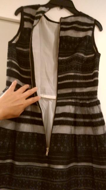 黒ミニワンピース 二重ベージュベース Sサイズ < 女性ファッション  黒ミニワンピース 二重ベージュベース Sサイズ < 女性ファッションの