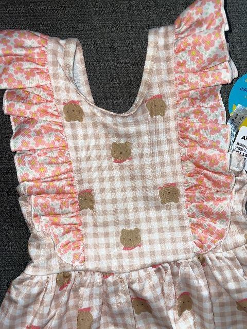 ♯新品♯UVプロテクト SUNblock  ワンピース 水着  花柄フリルも可愛い クマさん柄  80   B  テディベア < キッズ/ベビー  ♯新品♯UVプロテクト SUNblock  ワンピース 水着  花柄フリルも可愛い クマさん柄  80   B  テディベア < キッズ/ベビーの