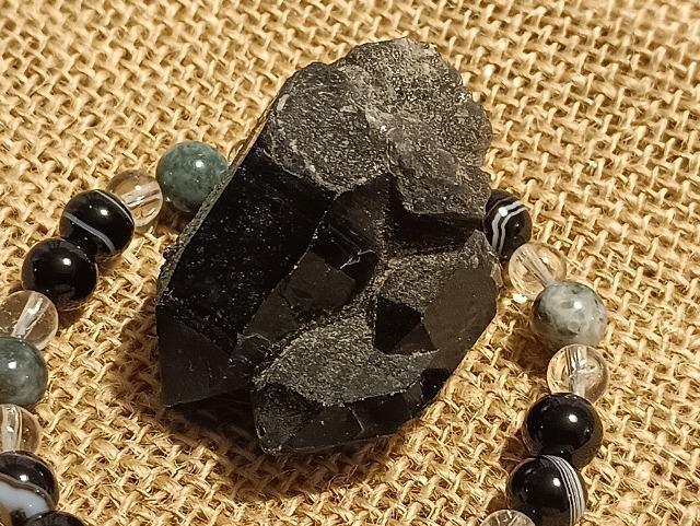 レアです。「強力な魔除け、悪除けのお守りとして。」一点物。 < 女性アクセサリー/時計 レアです。「強力な魔除け、悪除けのお守りとして。」一点物。 < 女性アクセサリー/時計の