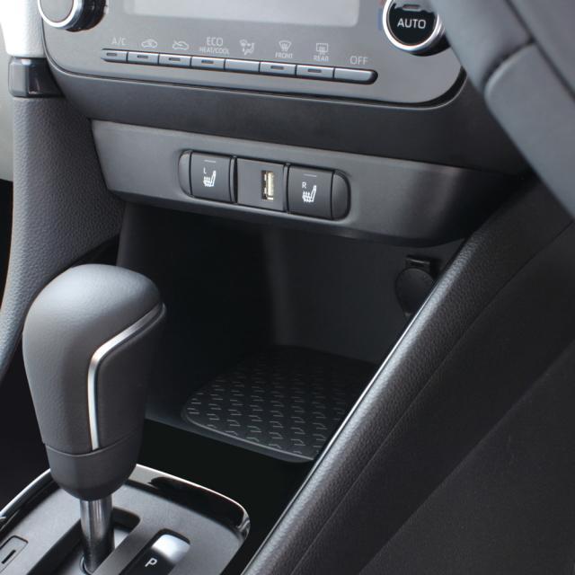 ヤリス専用パーツ ヤリスカスタムパーツ USB電源簡単設置 専用設計で内装にピッタリフィット USB自動認識機能付き < 自動車/バイク ヤリス専用パーツ ヤリスカスタムパーツ USB電源簡単設置 専用設計で内装にピッタリフィット USB自動認識機能付き < 自動車/バイク