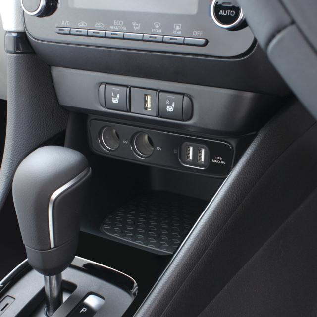 ヤリス専用パーツ ヤリスカスタムパーツ USB電源簡単設置 専用設計で内装にピッタリフィット USB自動認識機能付き < 自動車/バイク ヤリス専用パーツ ヤリスカスタムパーツ USB電源簡単設置 専用設計で内装にピッタリフィット USB自動認識機能付き < 自動車/バイク