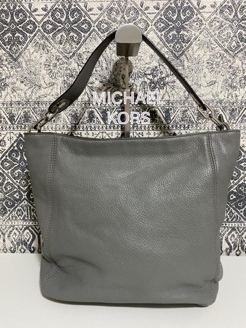 【美品】MICHAEL KORS レザー ワンショルダーバッグ 肩掛け グレー < ブランド  【美品】MICHAEL KORS レザー ワンショルダーバッグ 肩掛け グレー  < ブランドの