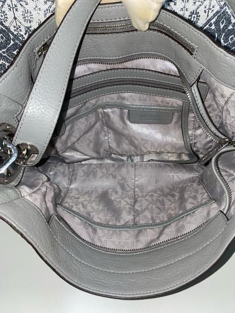 【美品】MICHAEL KORS レザー ワンショルダーバッグ 肩掛け グレー < ブランド  【美品】MICHAEL KORS レザー ワンショルダーバッグ 肩掛け グレー < ブランドの