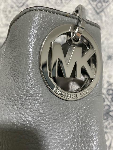 【美品】MICHAEL KORS レザー ワンショルダーバッグ 肩掛け グレー < ブランド  【美品】MICHAEL KORS レザー ワンショルダーバッグ 肩掛け グレー < ブランドの