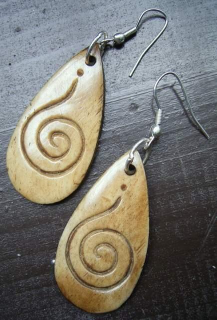 ☆300円☆ボーントップピアス*渦* < 女性アクセサリー/時計  ☆300円☆ボーントップピアス*渦*  < 女性アクセサリー/時計の