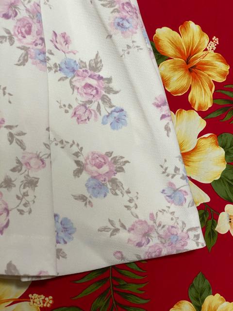 新品未使用☆レストローズ☆爽やか白地にバラ柄スカート☆ < ブランド  新品未使用☆レストローズ☆爽やか白地にバラ柄スカート☆ < ブランドの