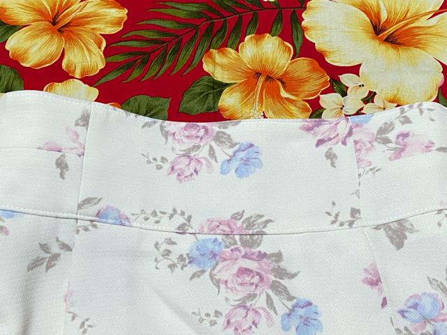 新品未使用☆レストローズ☆爽やか白地にバラ柄スカート☆ < ブランド  新品未使用☆レストローズ☆爽やか白地にバラ柄スカート☆ < ブランドの