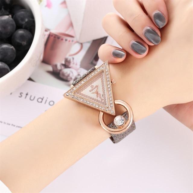 新品・未使用★ROMAND【クリスタル】美しく輝くドレスウォッチ < 女性アクセサリー/時計  新品・未使用★ROMAND【クリスタル】美しく輝くドレスウォッチ < 女性アクセサリー/時計の