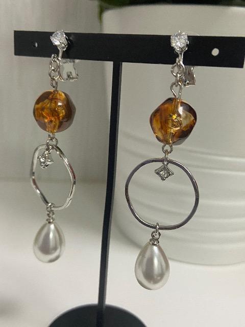 ハンドメイド ドイツ製アクリルとフープを使用したイヤリング  < 女性ファッション  ハンドメイド ドイツ製アクリルとフープを使用したイヤリング  < 女性ファッションの