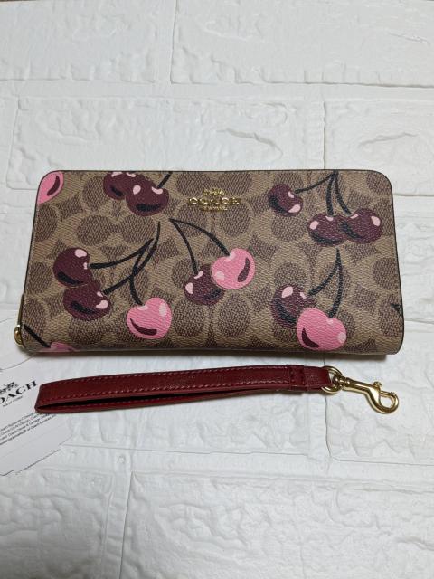 COACH�����z�@�V�O�l�`���[�`�F���[ 