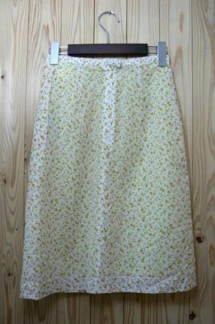 LOVE ISLAND☆イエローフラワー ひざ丈 ミディスカートM < 女性ファッション  LOVE ISLAND☆イエローフラワー ひざ丈 ミディスカートM < 女性ファッションの