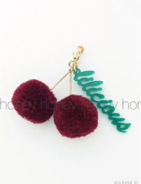 SALE●定価4,400円●lilLilly●ポンポンチェリーピアス●白 < ブランド SALE●定価4,400円●lilLilly●ポンポンチェリーピアス●白 < ブランドの