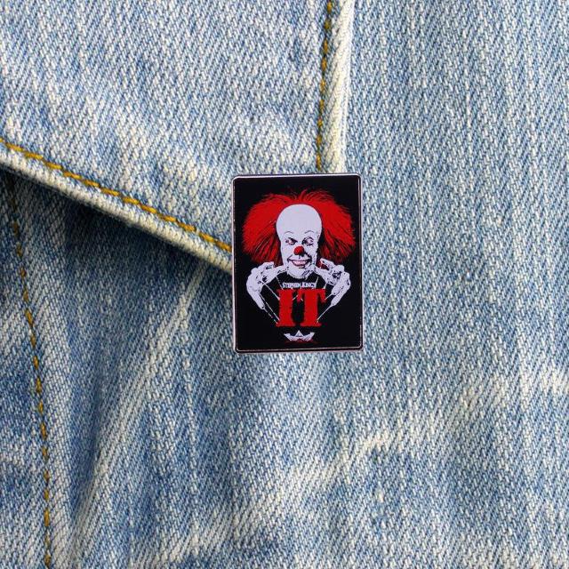 新品 映画 IT/イット ペニーワイズ モチーフ ピンブローチ  < 男性アクセサリー/時計  新品 映画 IT/イット ペニーワイズ モチーフ ピンブローチ  < 男性アクセサリー/時計の