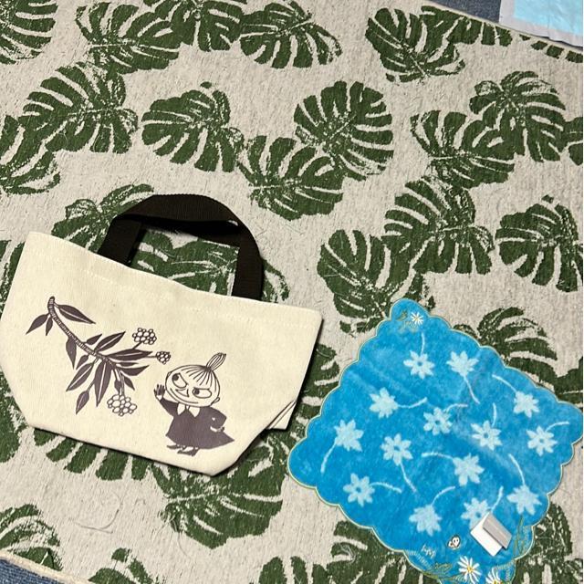 (新品)ハナエモリ・ハンカチ&ムーミン(ミー)トートバッグ(2点セット) < 女性ファッション  (新品)ハナエモリ・ハンカチ&ムーミン(ミー)トートバッグ(2点セット)  < 女性ファッションの